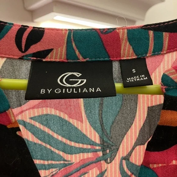 G by Giuliana Serafina Tiered V-Neck Dress Pink Combo, Small - Picture 4 of 8